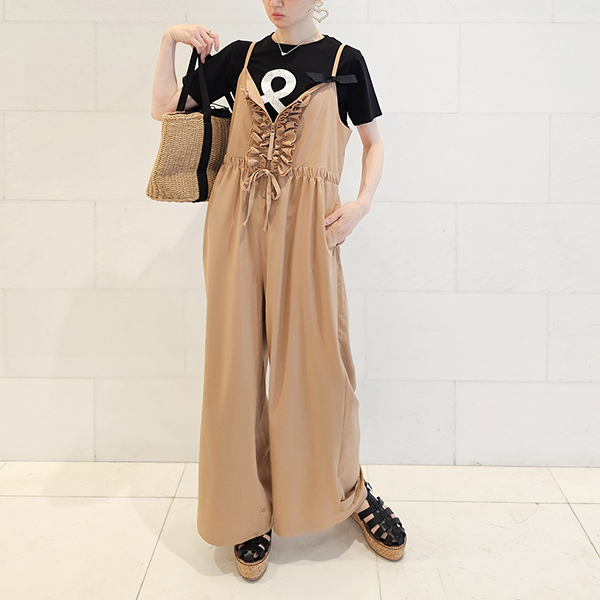with ブローチ付andプリントTシャツ