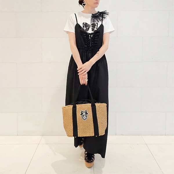 with フェミニンりぼんプリントTシャツ